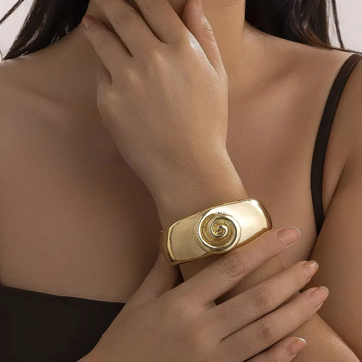 Creative Spiral Conch Symbol Bangles Bracelet