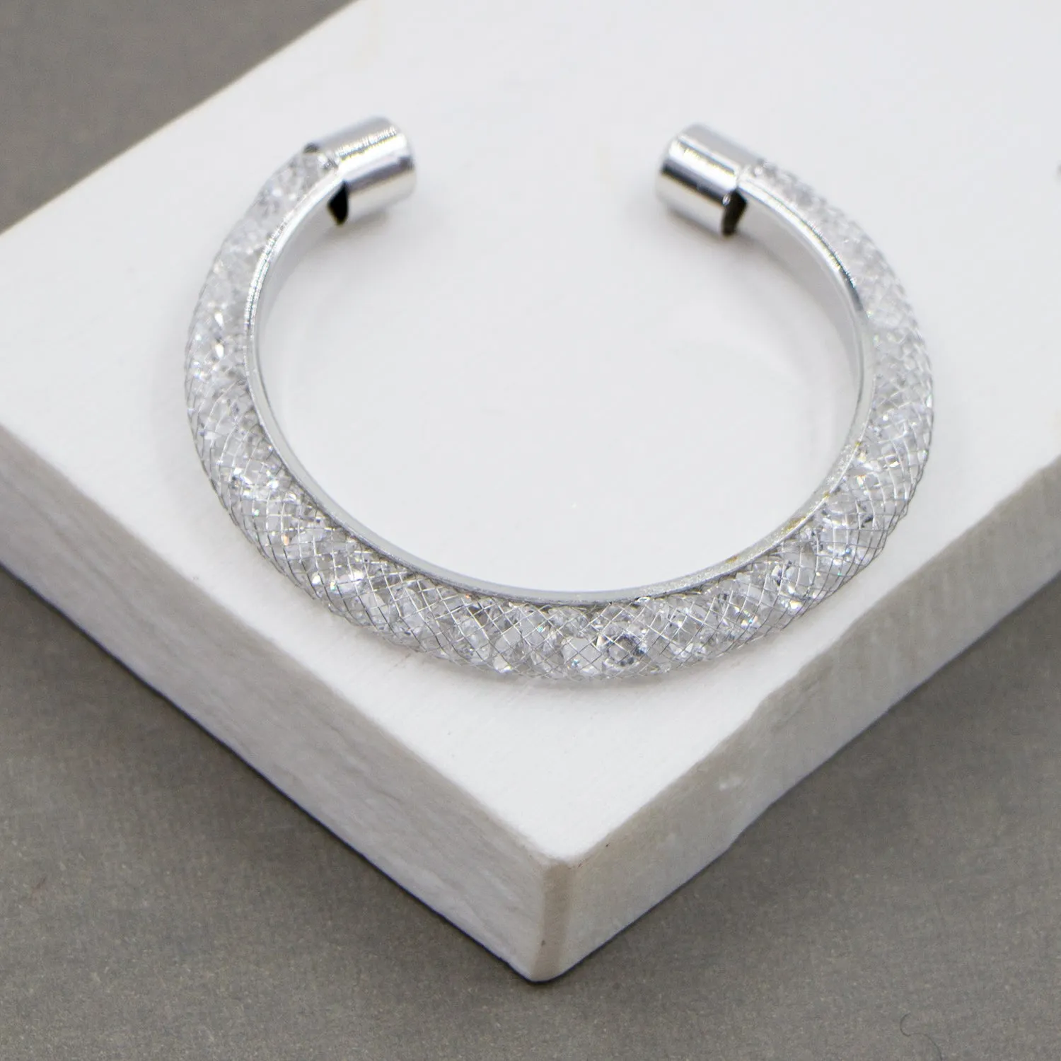 Crystal and metallic thread open  bangle