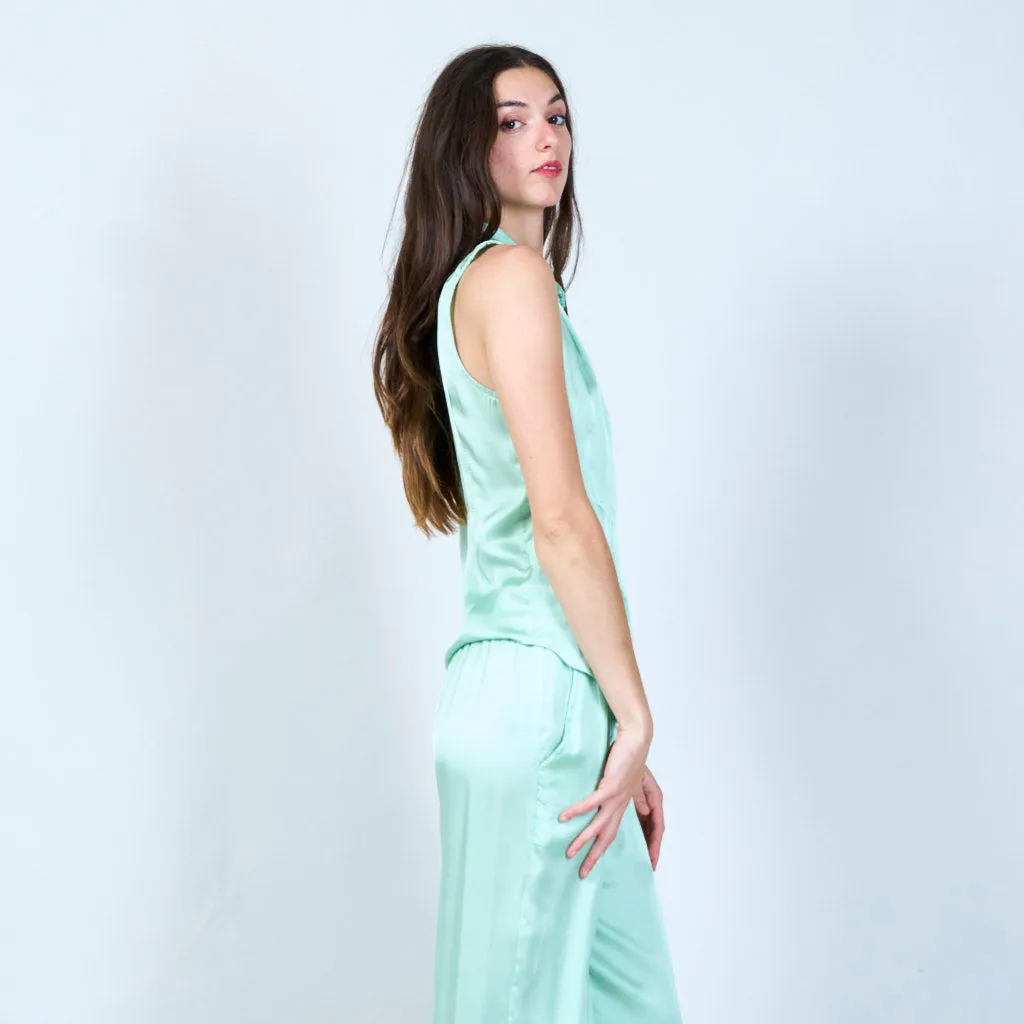 Elegant sleeveless silk blouse wholesale