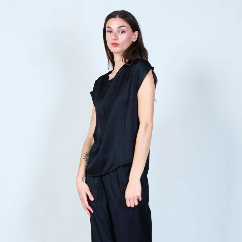 Elegant sleeveless silk blouse wholesale