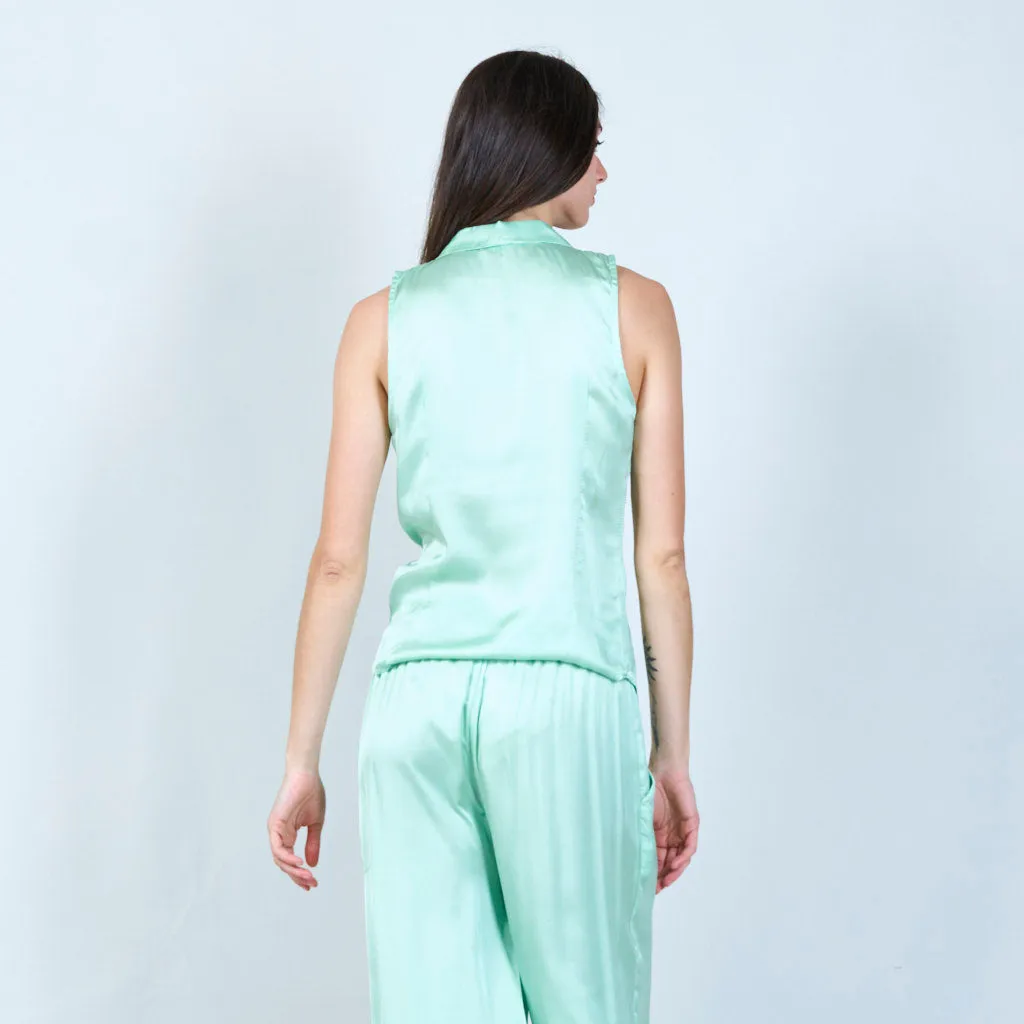 Elegant sleeveless silk blouse wholesale