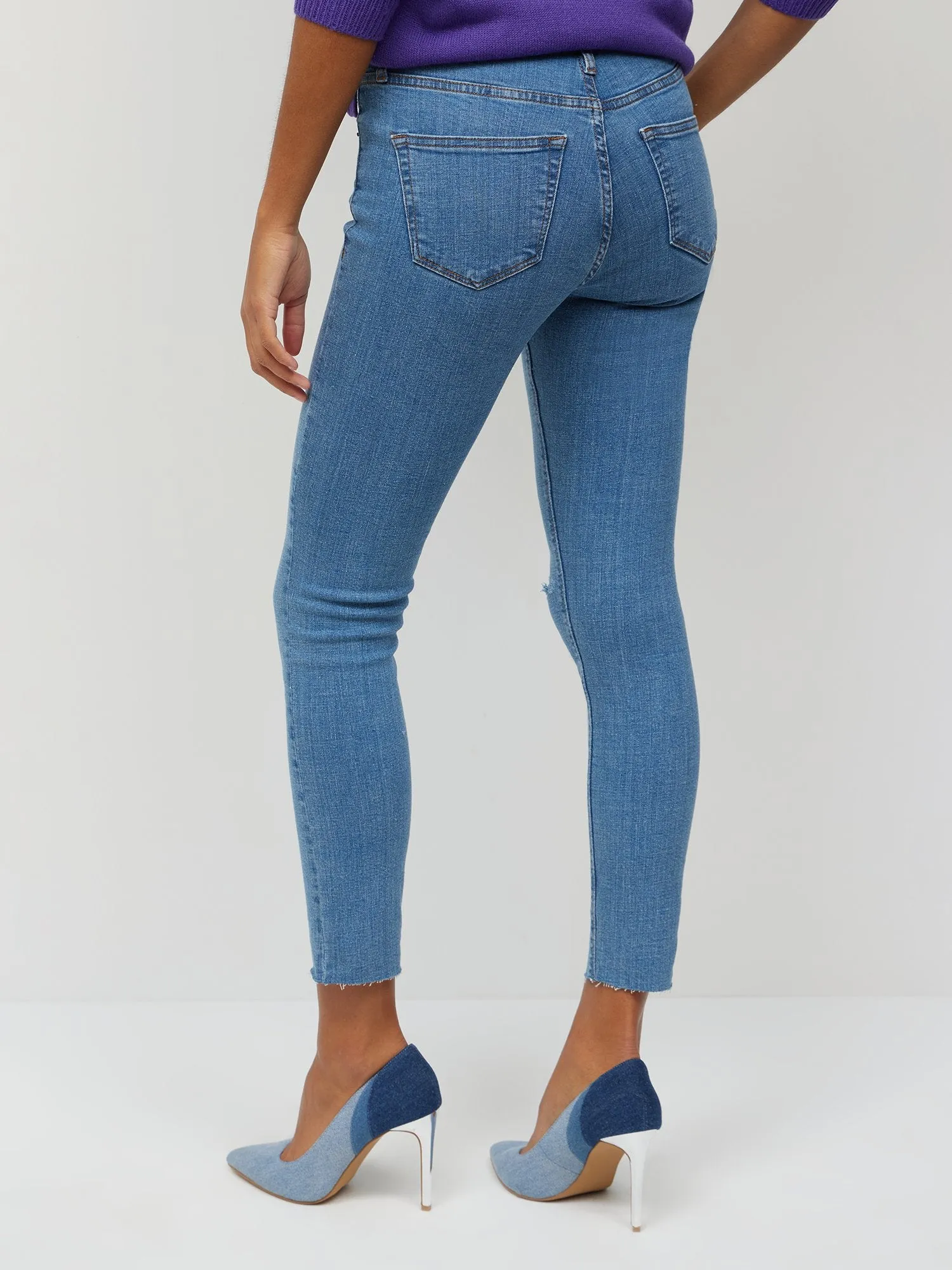 Essential Mid-Rise Skinny Ankle Jeans - Medium Wash
