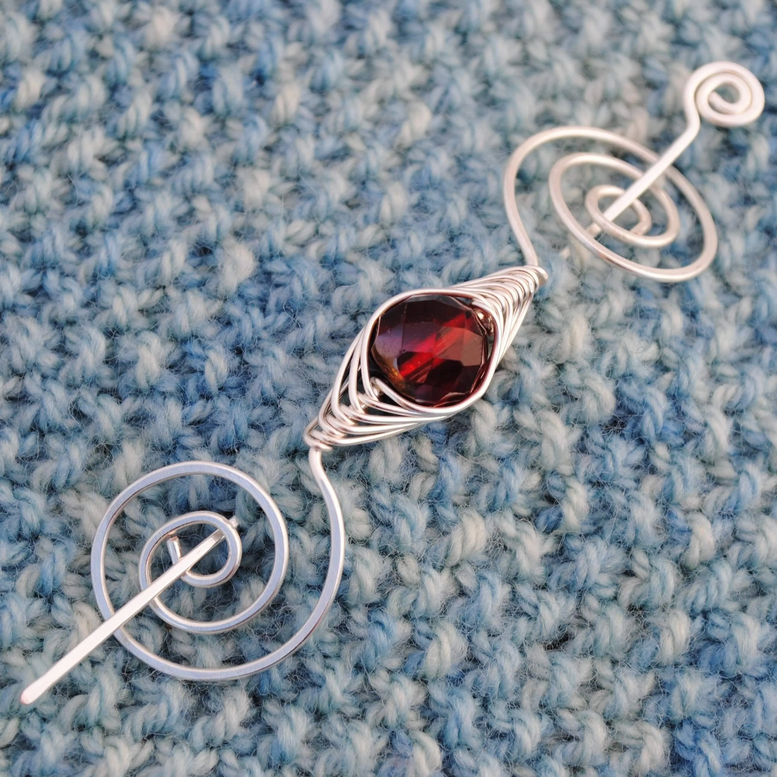 January Garnet Shawl Pin - Noteworthy Birthstone Silver