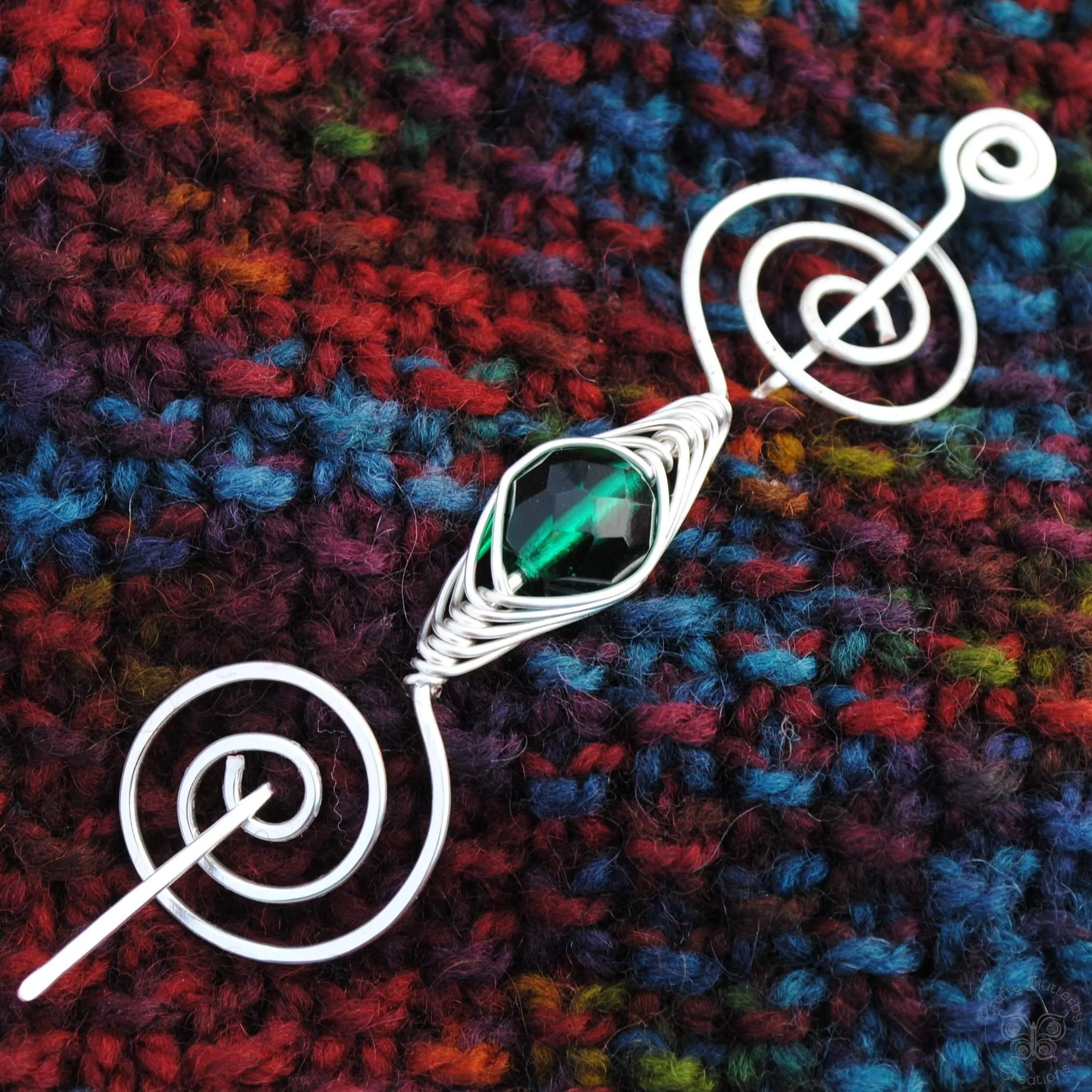 May Emerald Green Shawl Pin - Noteworthy Birthstone Silver