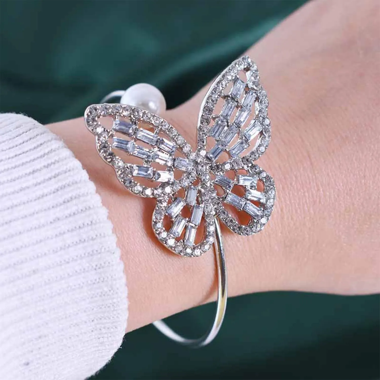Pearl Bracelet for Women Dainty Gold Bangles Bracelet Prom Jewelry Rhinestone Bracelet Crystal Bracelet Wedding Jewelry for Brides Bridesmaid Gifts