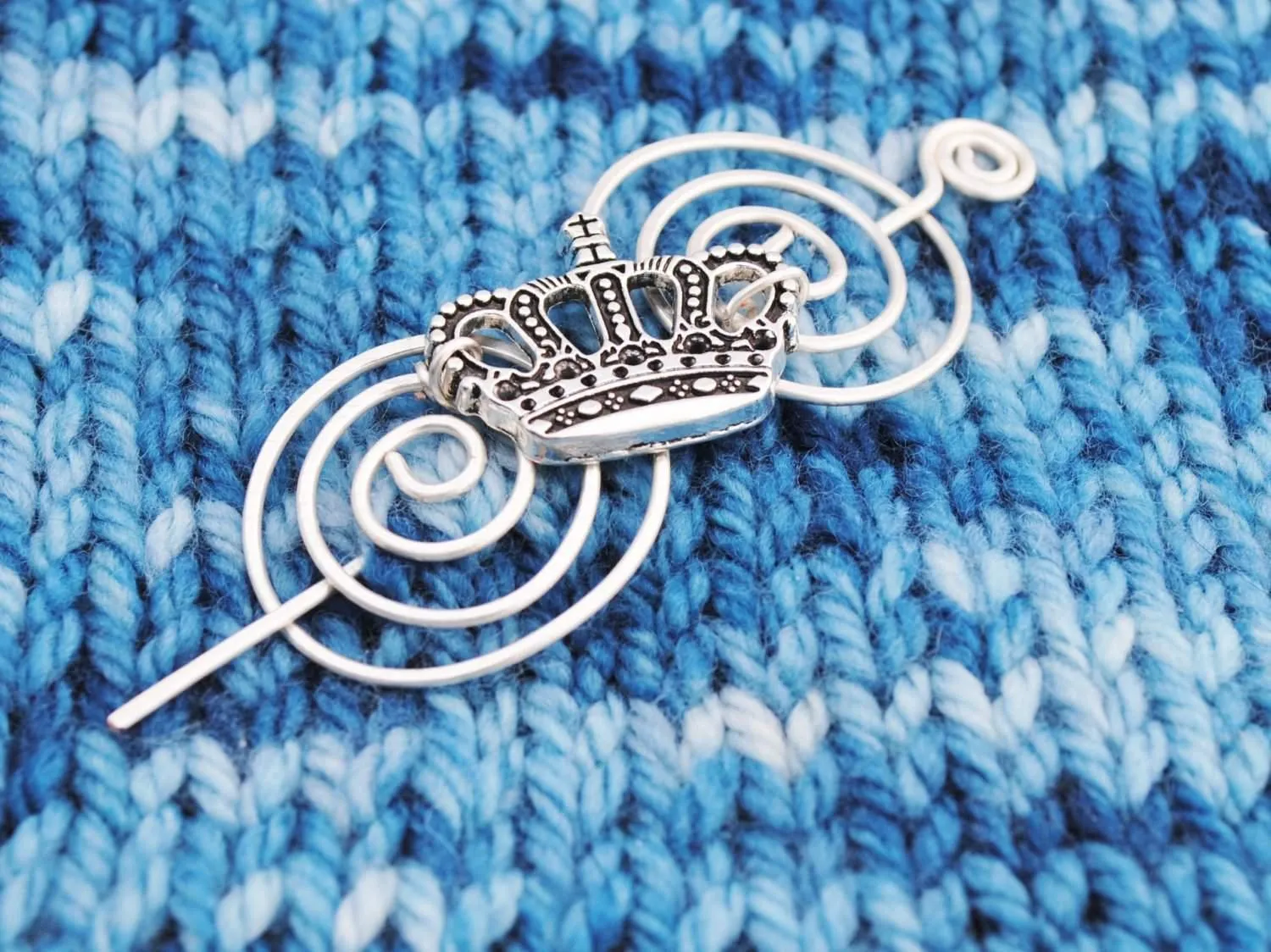 Royal Shawl Pin - Charmed Silver Fandoms