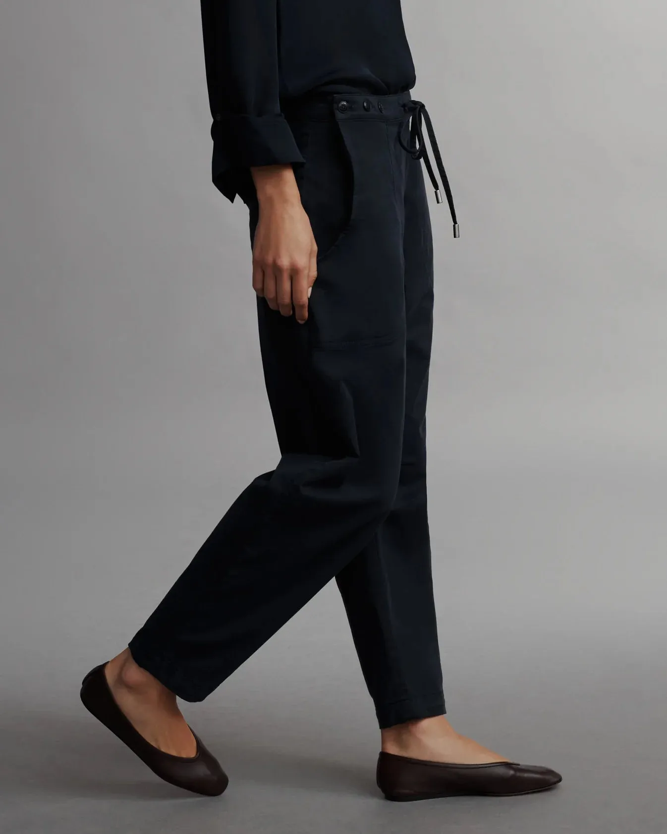 TWP - Jetties Beach Pant in Midnight Stretch Compact Cotton
