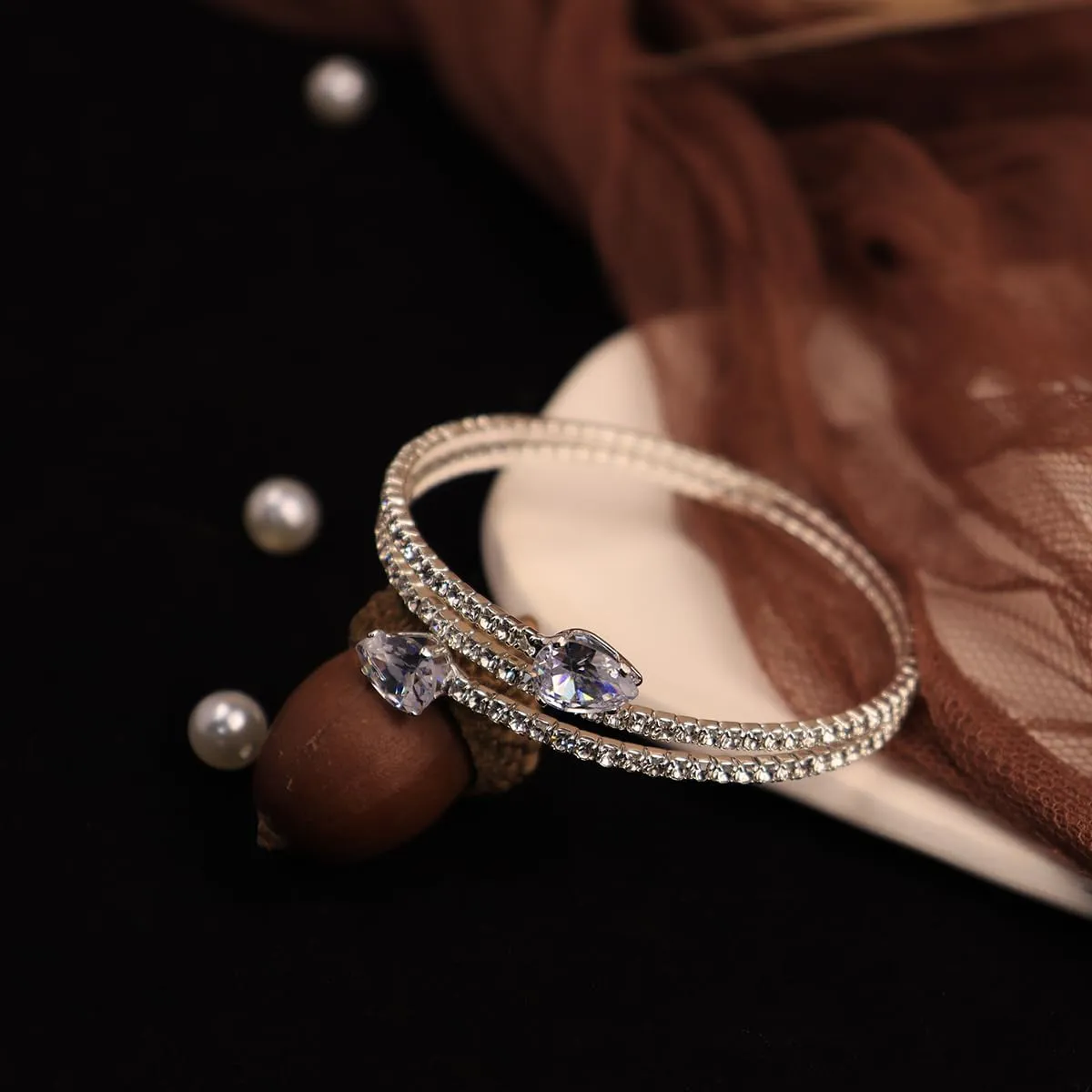 Vintage Multi-Layer Crystal Rhinestone Cuff Bracelet Sparkling Teardrop Crystals Open Cuff Wristlet Bridal Wedding Hand Accessories Prom Party Jewelry